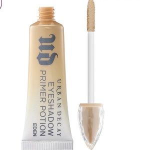 Urban Decay Nude Matte Eyeshadow Primer Potion